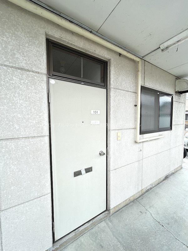 北村ハイツ 玄関