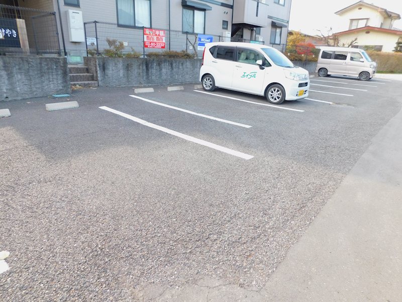 セジュールけやきB 駐車場