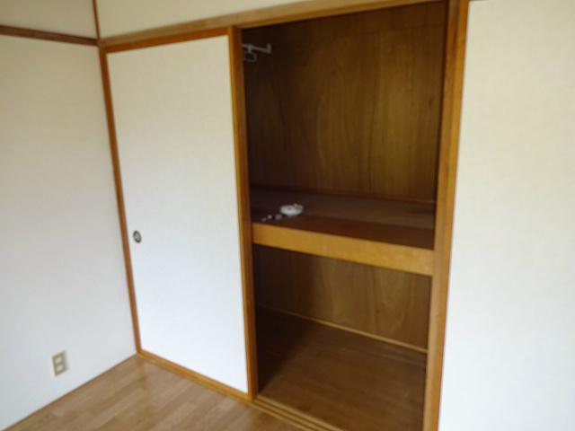 上荒井青山ハイツ 収納