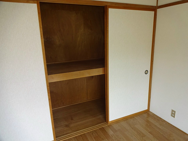 上荒井青山ハイツ 収納