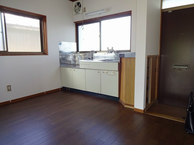 上荒井青山ハイツ リビング