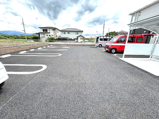 サンマルコ豊野 駐車場