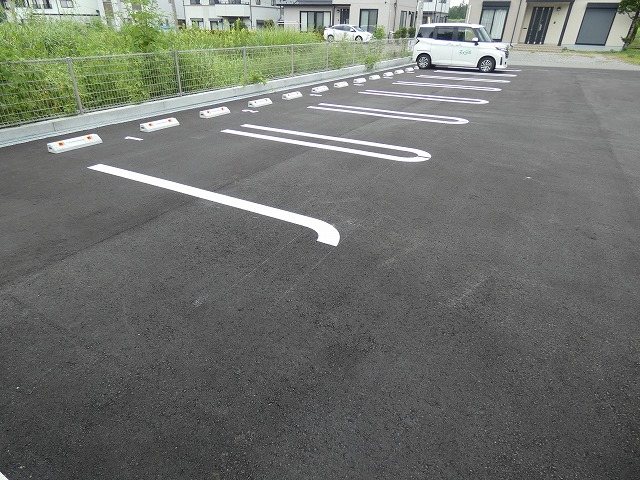 Lottie伊那Ⅱ 駐車場