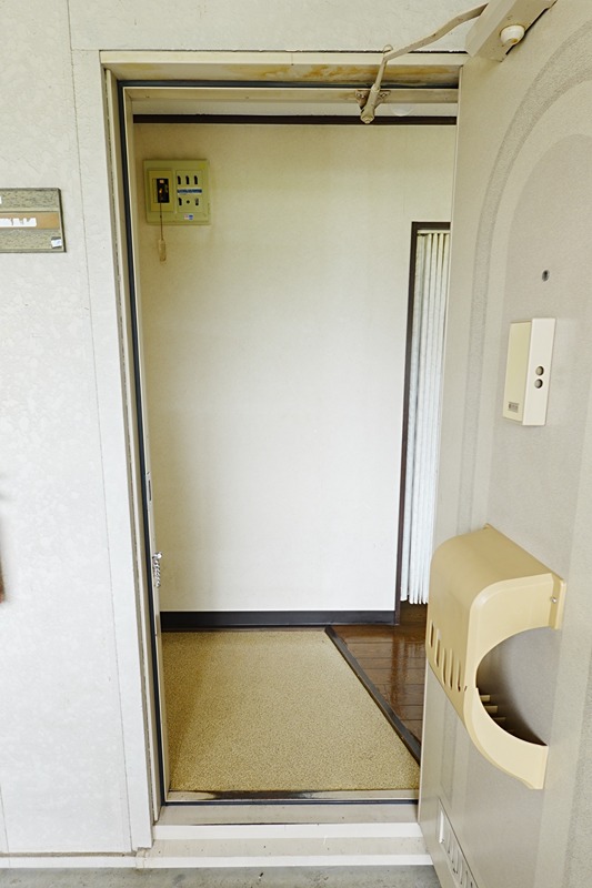 アトゥレあすかB 玄関