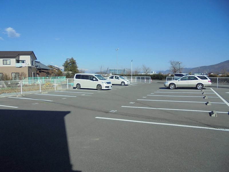 Ｆあづみの 駐車場
