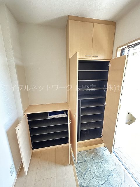 クランツウェストＡ 玄関