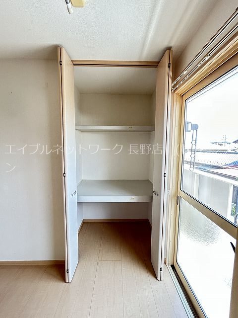 クランツウェストＡ 収納