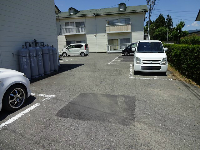 御園青山ハイツＤ 駐車場