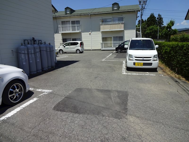 御園青山ハイツＤ 駐車場