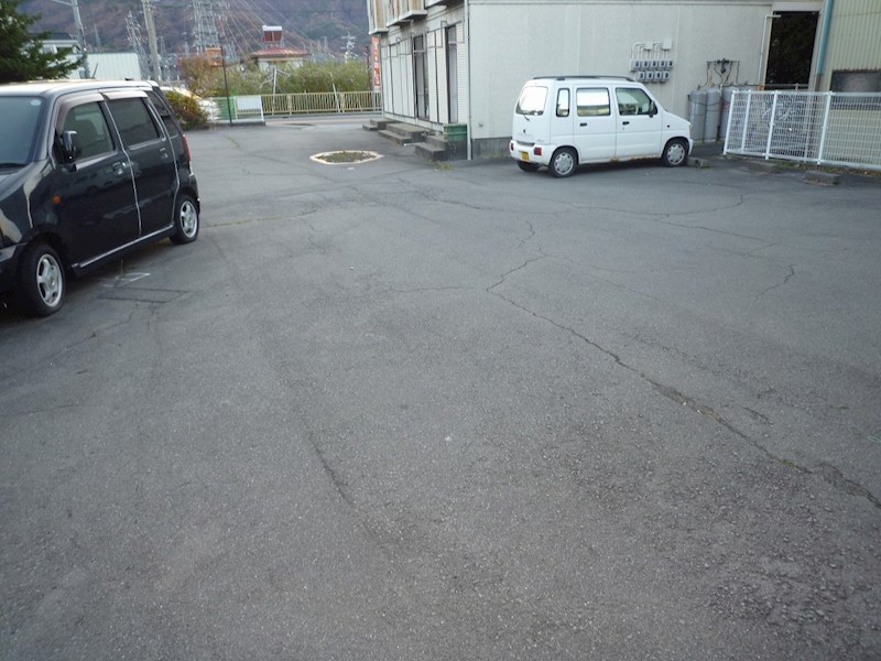 メゾン寺島Ⅱ 駐車場