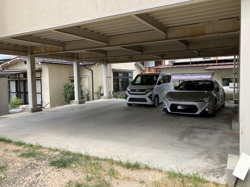 治荘 駐車場