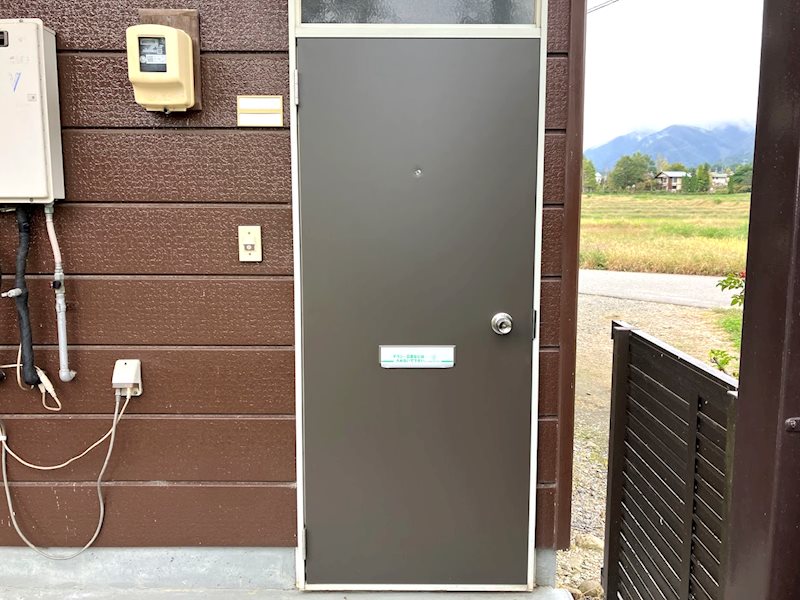長野県安曇野市穂高有明3282-5 エントランス