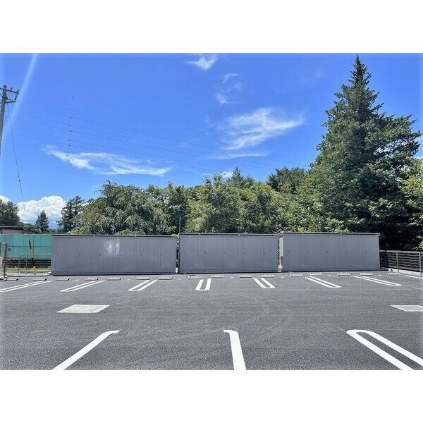 AVENUE　B 駐車場