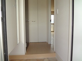 プレミオＹ 玄関