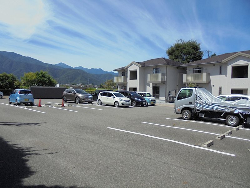 カーサビアンカA 駐車場