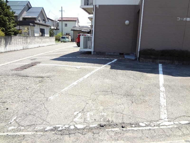 コーポ増田 駐車場