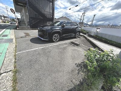 コーポ辰巳 駐車場