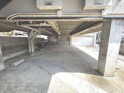 コーポ辰巳 駐車場