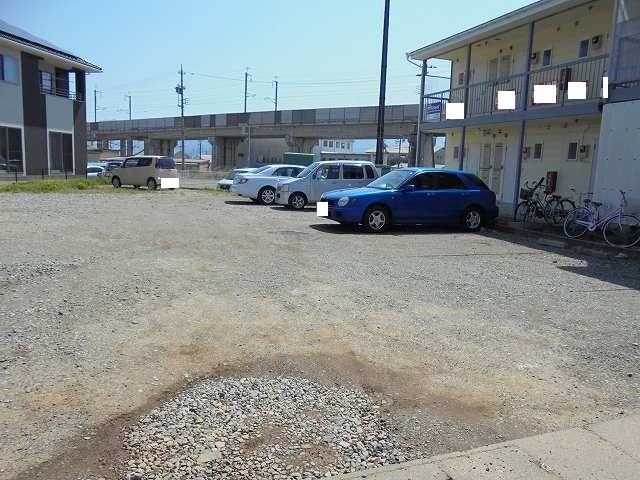 Ｆドエル 駐車場