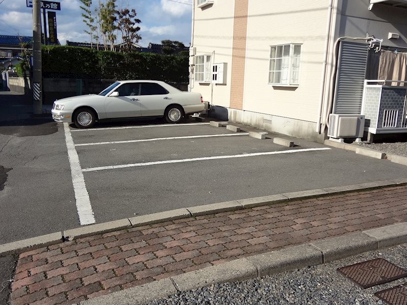 ＳＵＮＶＩＬＬＡＧＥ島崎 駐車場