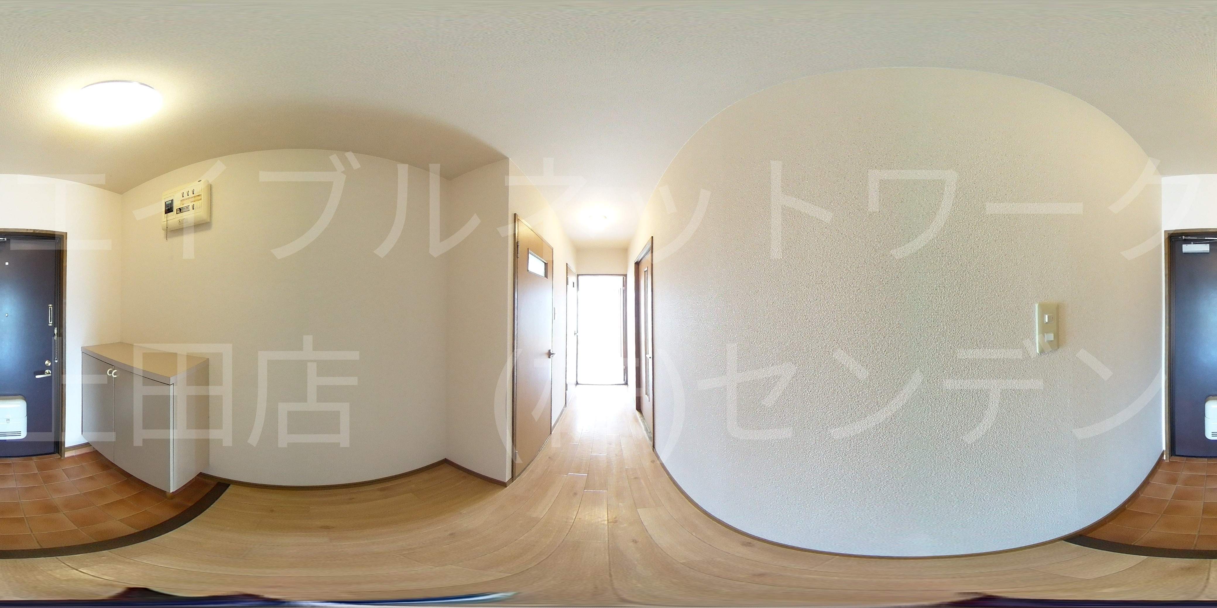 Surplus(サープラス)よこせき 玄関