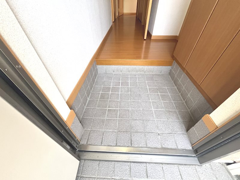 オーチャードビュウＡ 玄関