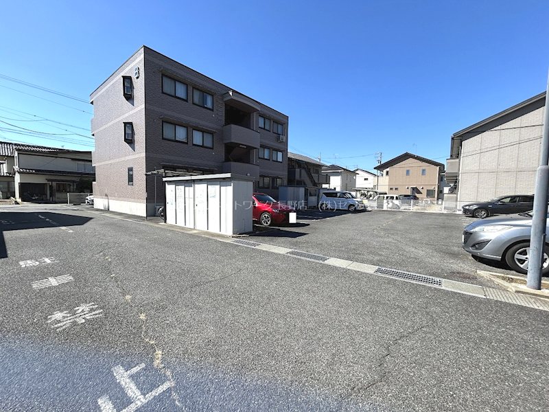 ガーデンテラスピュアＢ棟 駐車場
