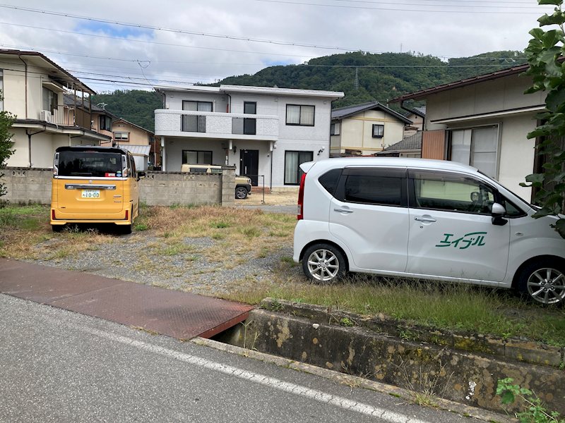下田アルプス区貸家 駐車場