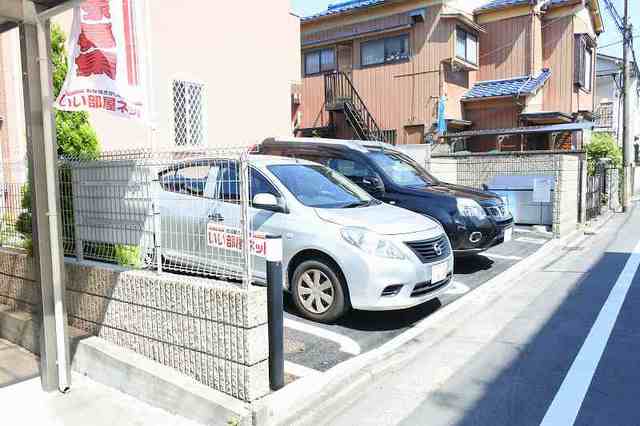 カレント 駐車場