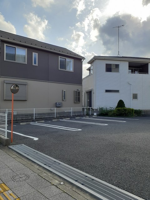 エターナルプレース 駐車場