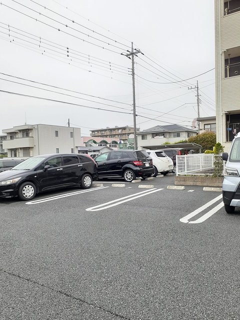 ラフレシール桜 駐車場