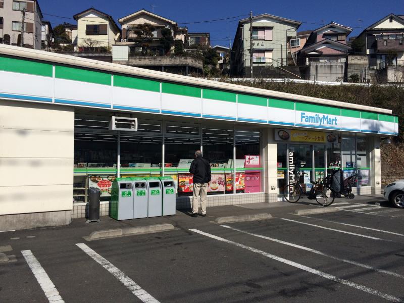 ディアス　ミヨシ コンビニ