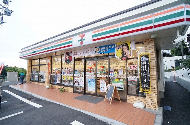 ヴィラ　モアナ コンビニ
