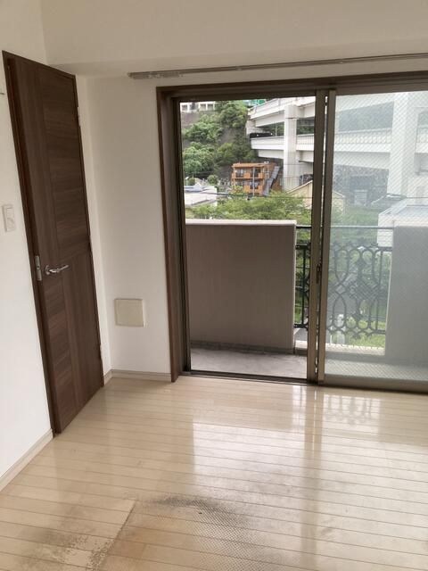 レグラス横浜西口 リビング