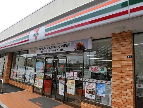 ソラーレ東逗子 コンビニ
