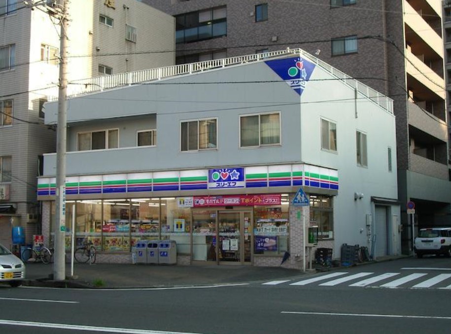 Portside Urban Residence コンビニ