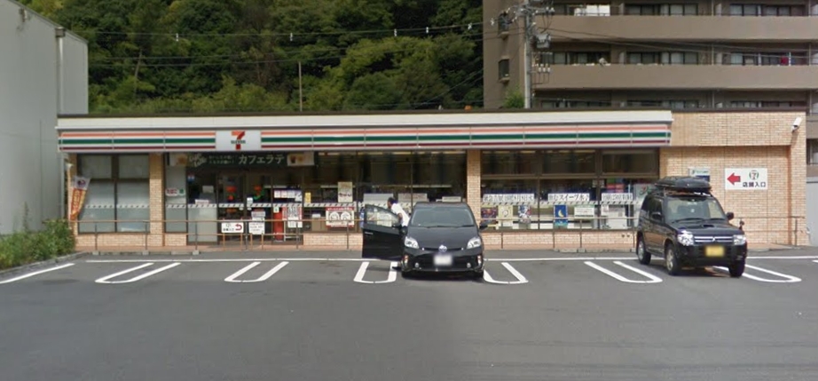 TLRレジデンス磯子駅前 コンビニ