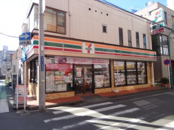 ＴＯＰＲＯＯＭ横浜 コンビニ