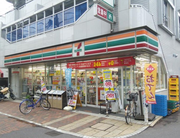 ロイヤルコート コンビニ
