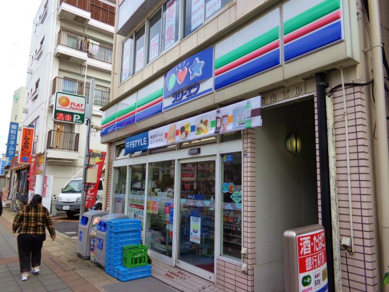 リブリ・横浜 コンビニ