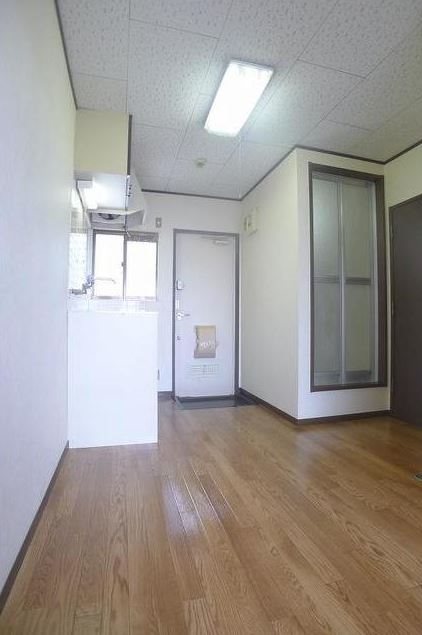 稲荷山ハイツ 玄関