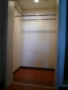 大阪府大阪市西区靱本町３丁目 収納