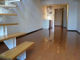 大阪府大阪市西区靱本町３丁目 リビング