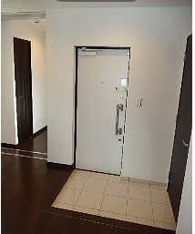 大阪府大阪市西区新町１丁目 玄関