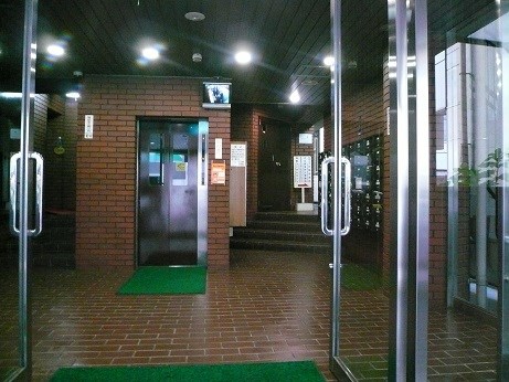 ニューライフ平野町 玄関
