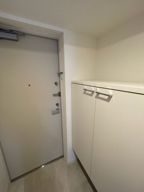 アプリーレ西本町 玄関