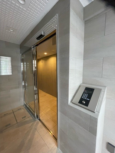 セレーノ新町 エントランス