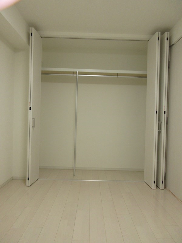 ルイシャトレ本町西 収納