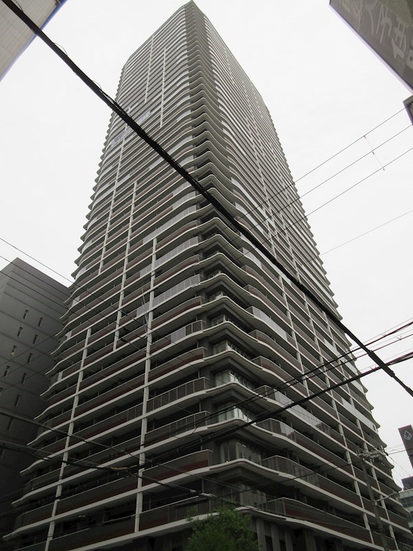 ローレルタワー堺筋本町 外観