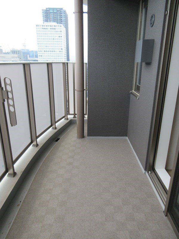 ローレルタワー堺筋本町 ベランダ